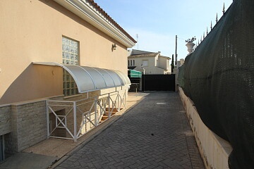 Villa individuelle avec piscine et barbecue dans le centre d'Elche in Maisons de Mer