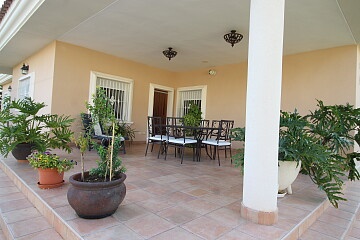 Villa individuelle avec piscine et barbecue dans le centre d'Elche in Maisons de Mer