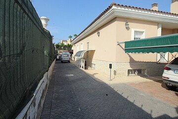 Villa individuelle avec piscine et barbecue dans le centre d'Elche in Maisons de Mer