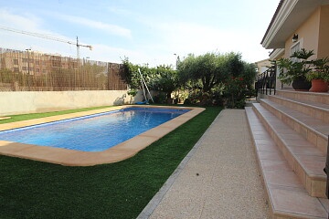 Villa individuelle avec piscine et barbecue dans le centre d'Elche in Maisons de Mer