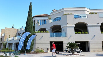 Apartment at the Golf Resort Hacienda del Alamo - Spanish Village in Maisons de Mer