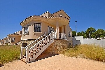 Villas de 3 chambres avec sous-sol près de Villamartin in Maisons de Mer