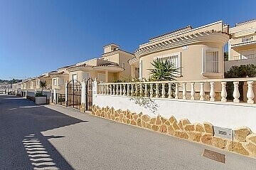 Villas de 3 chambres avec sous-sol près de Villamartin in Maisons de Mer