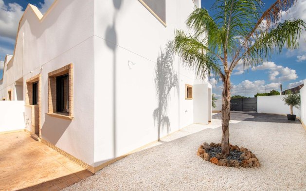 Apartamento en planta baja - Obra nueva - Cox - Cox