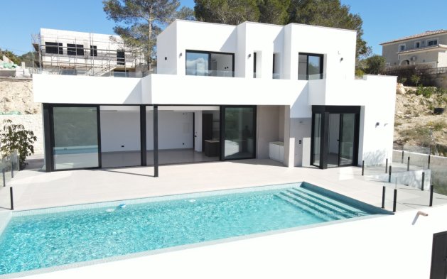 Independent Villa - New Build - Calpe - Urbanización
