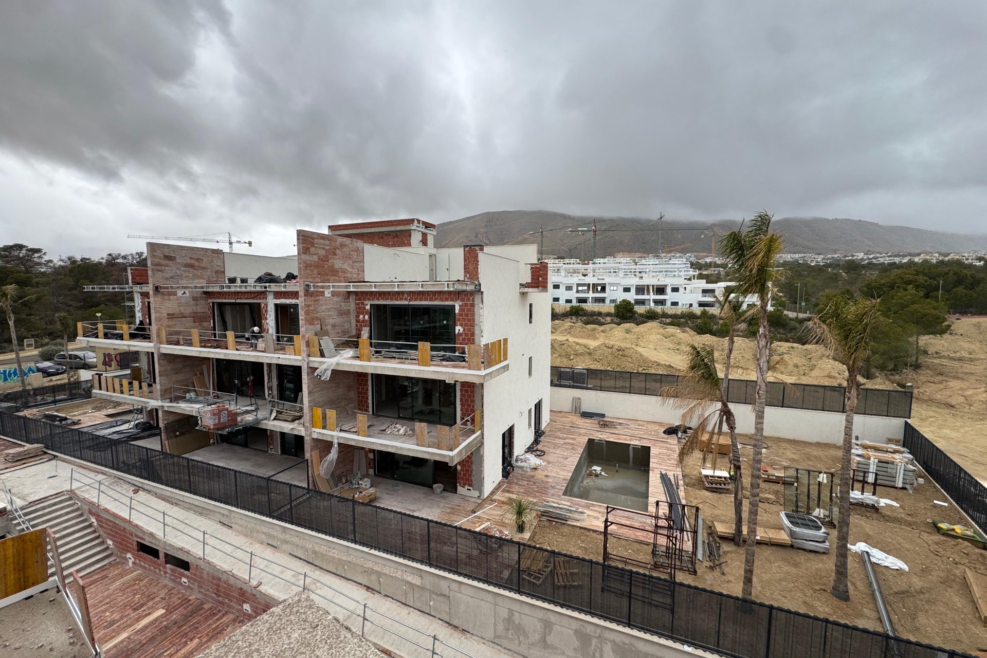 Obra nueva - Apartamento en planta baja - Finestrat