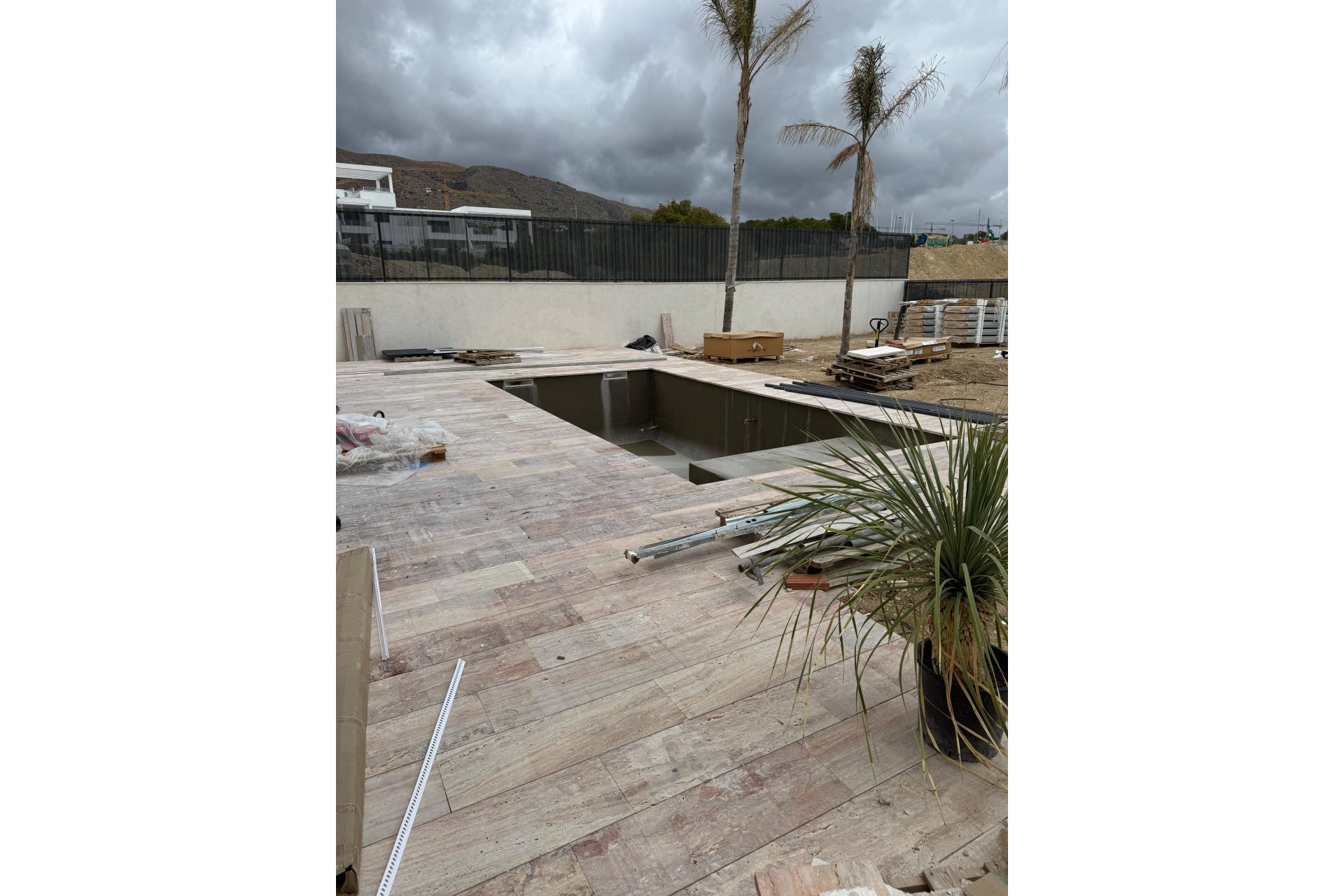 Obra nueva - Apartamento en planta baja - Finestrat