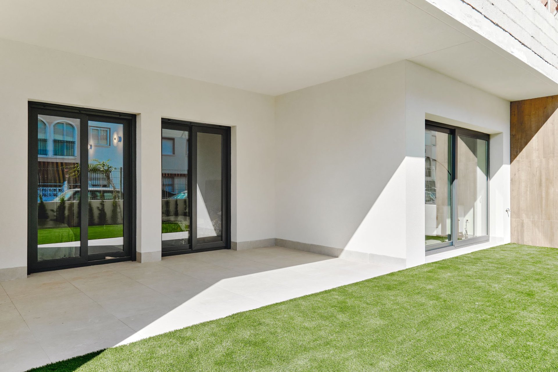 Obra nueva - Apartamento en planta baja - Torrevieja