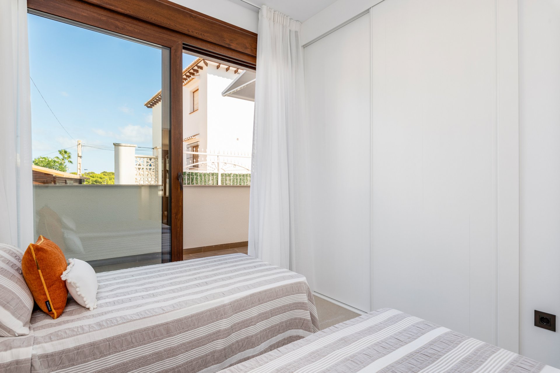 Obra nueva - Apartamento en planta baja - Torrevieja