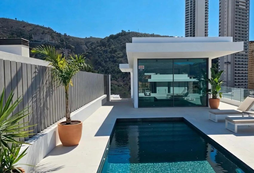 Obra nueva - Villa independiente - Benidorm