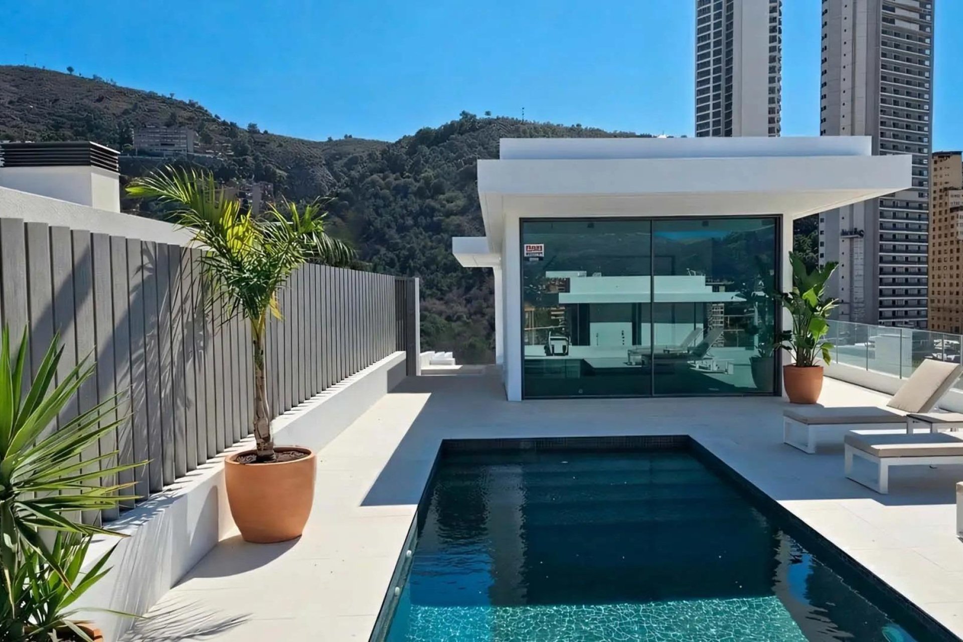 Obra nueva - Villa independiente - Benidorm