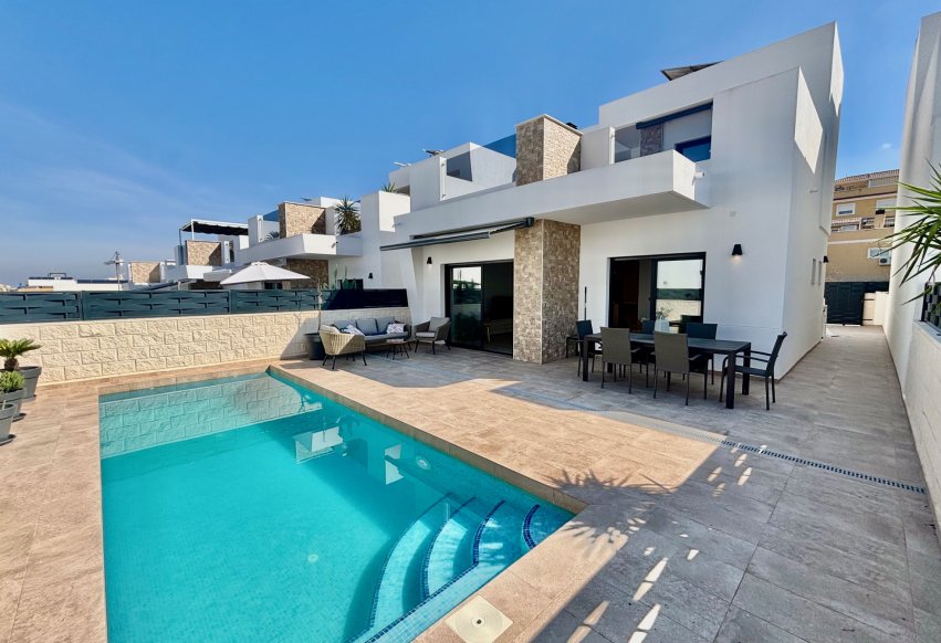 Obra nueva - Villa independiente - Benijofar