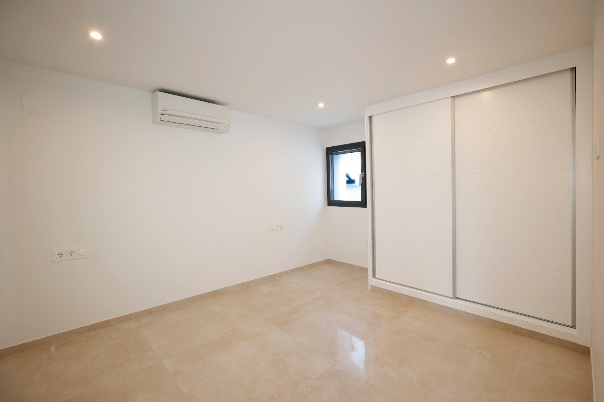 Obra nueva - Villa independiente - Calpe