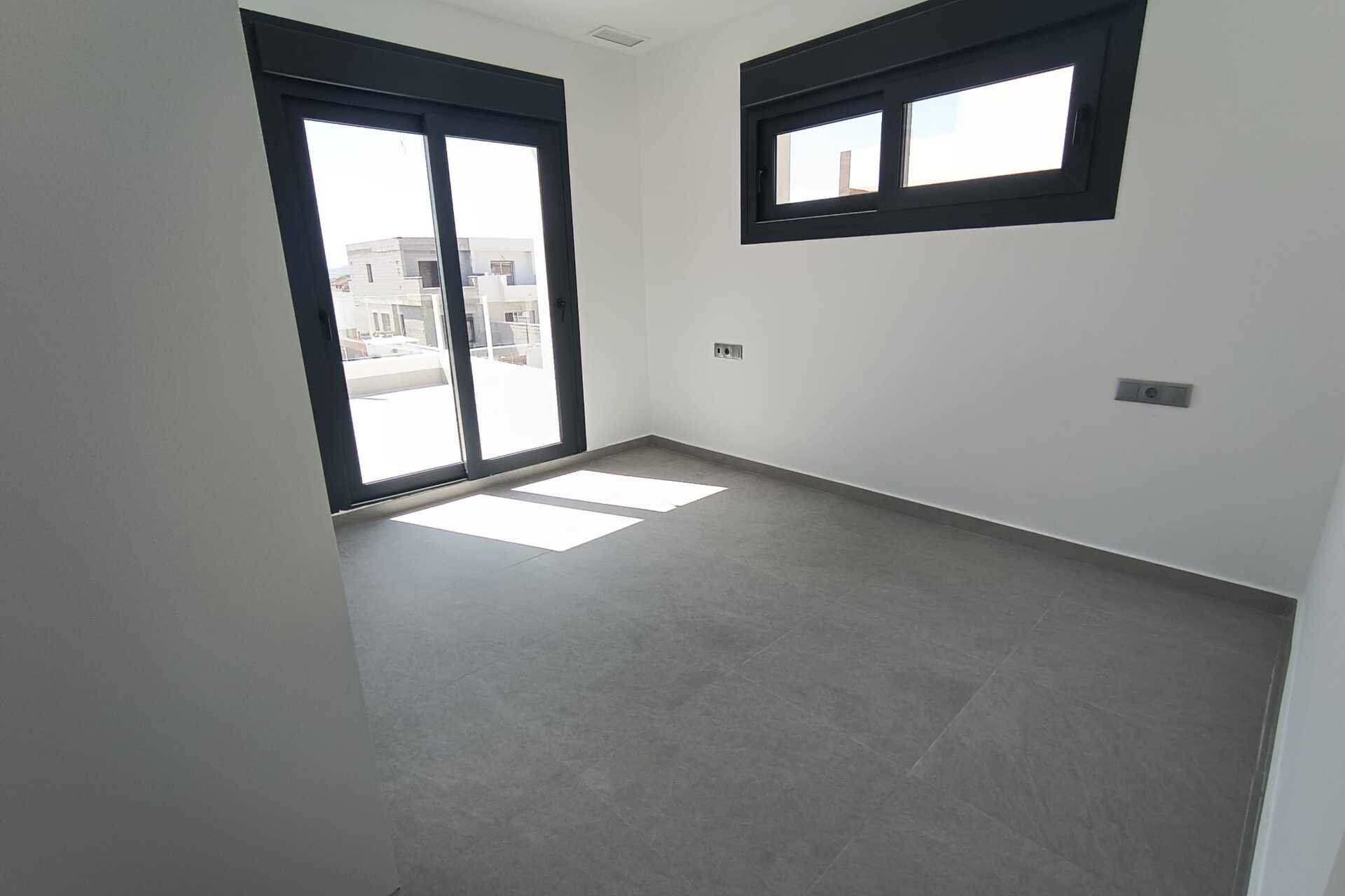 Obra nueva - Villa independiente - Daya Nueva