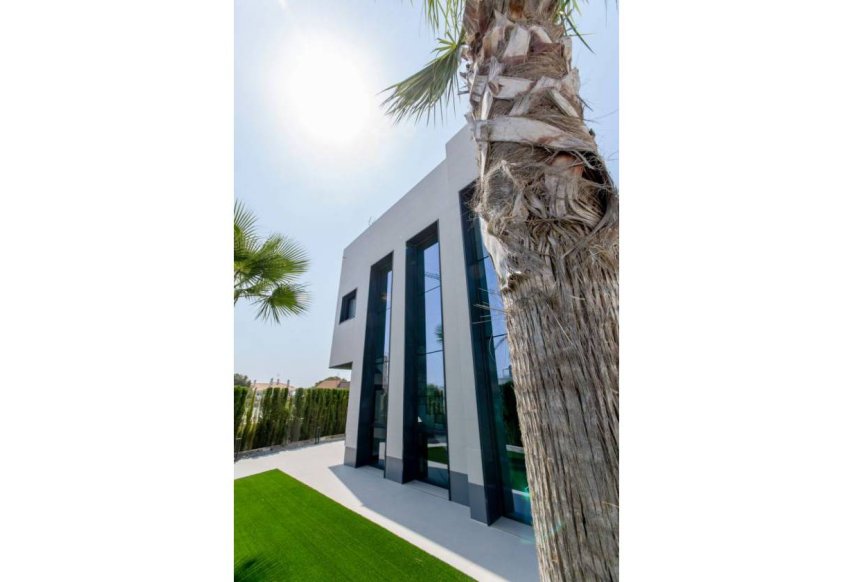 Obra nueva - Villa independiente - Dehesa de Campoamor