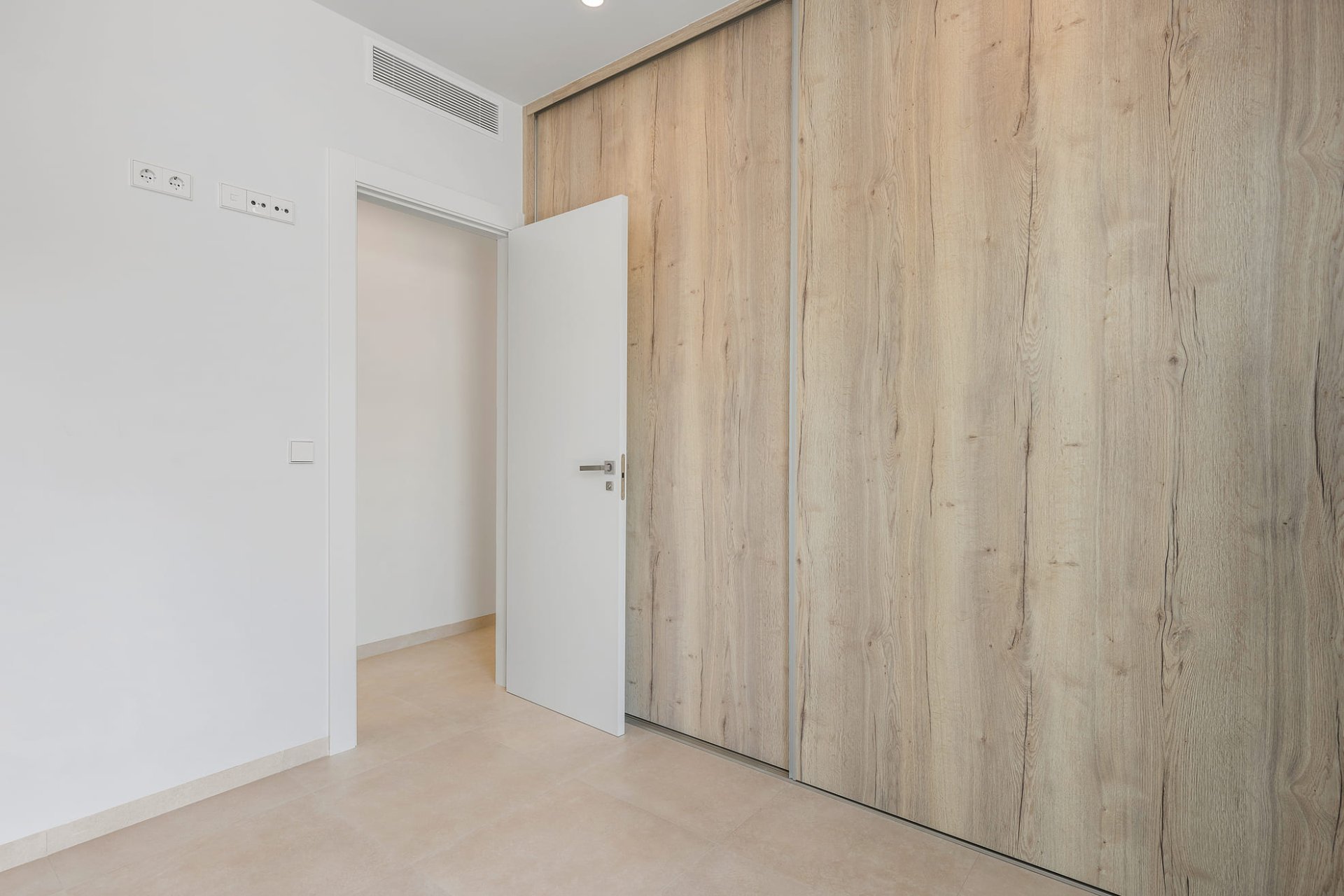 Obra nueva - Villa independiente - Los Alcázares