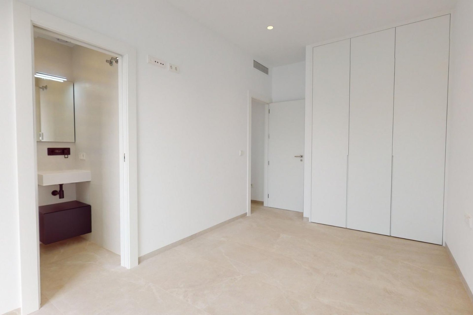 Obra nueva - Villa independiente - Los Alcázares