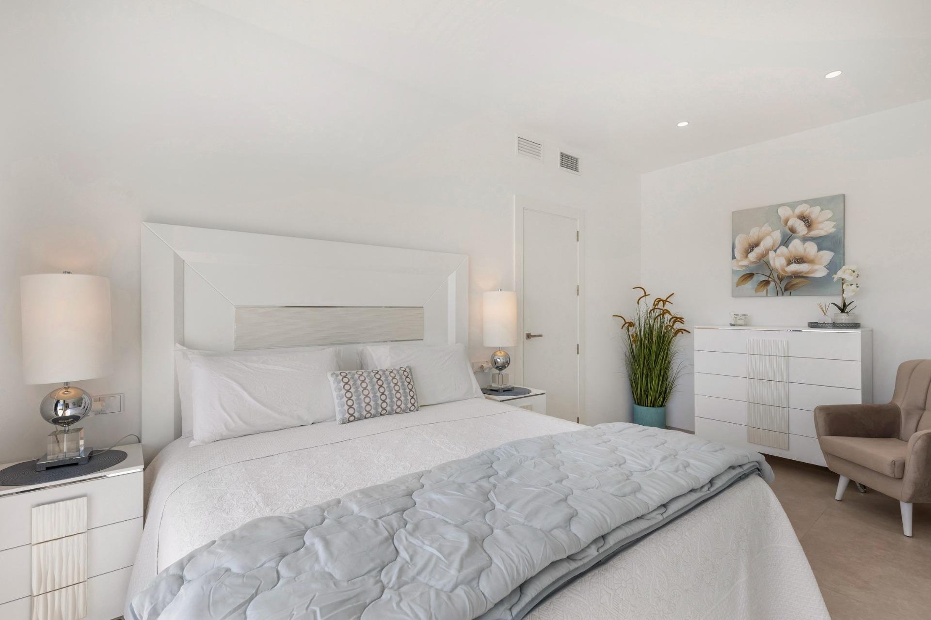 Obra nueva - Villa independiente - Los Alcázares