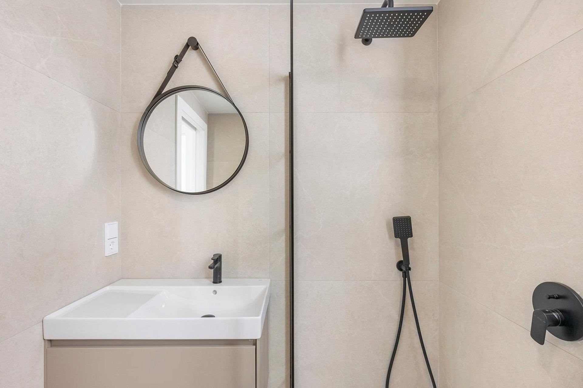 Obra nueva - Villa independiente - Los Alcázares