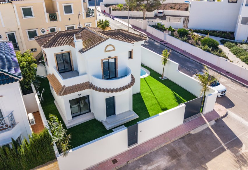 Obra nueva - Villa independiente - Orihuela Costa