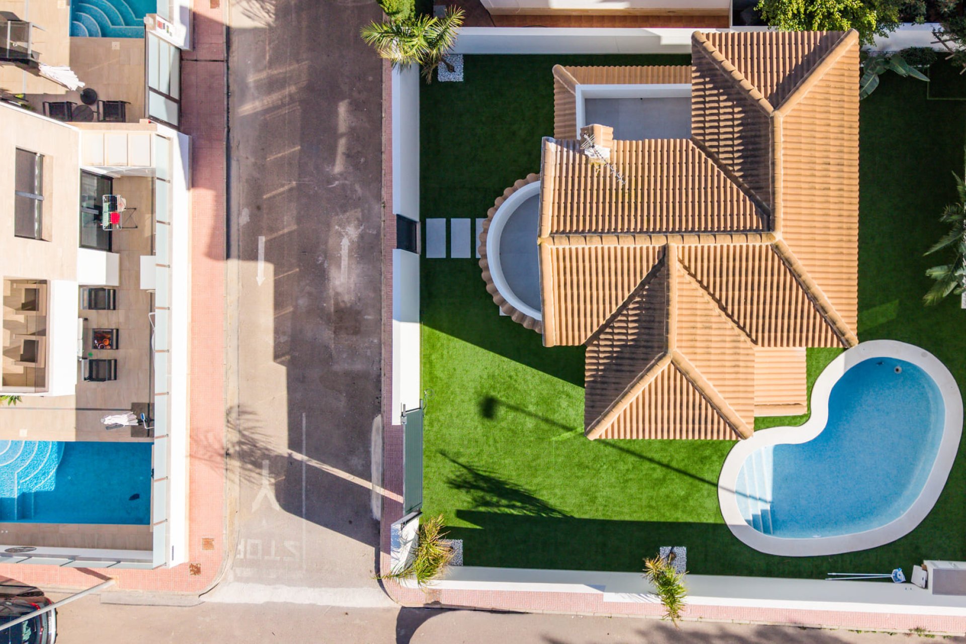 Obra nueva - Villa independiente - Orihuela Costa