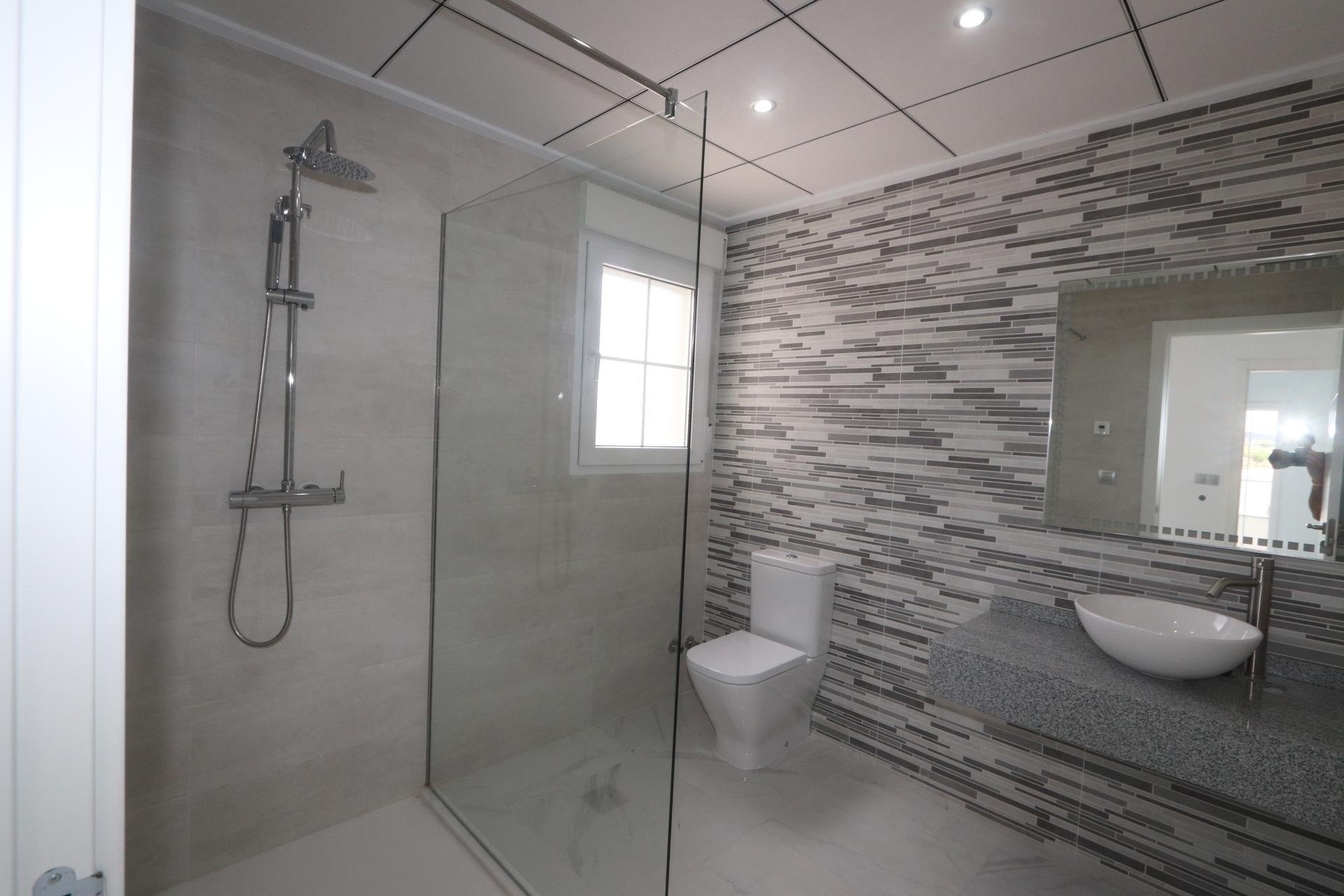 Obra nueva - Villa independiente - Pinoso