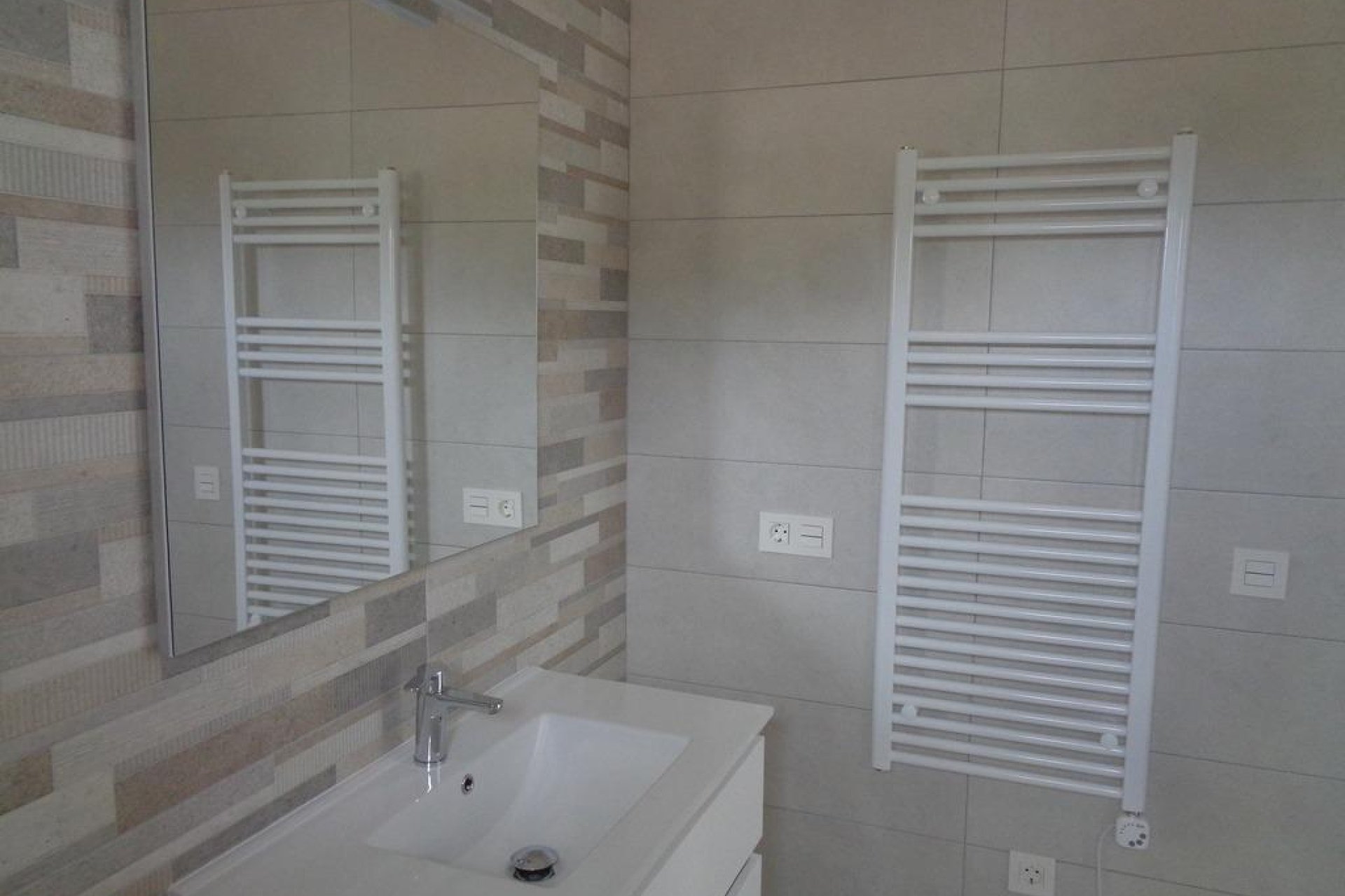 Obra nueva - Villa independiente - Pinoso