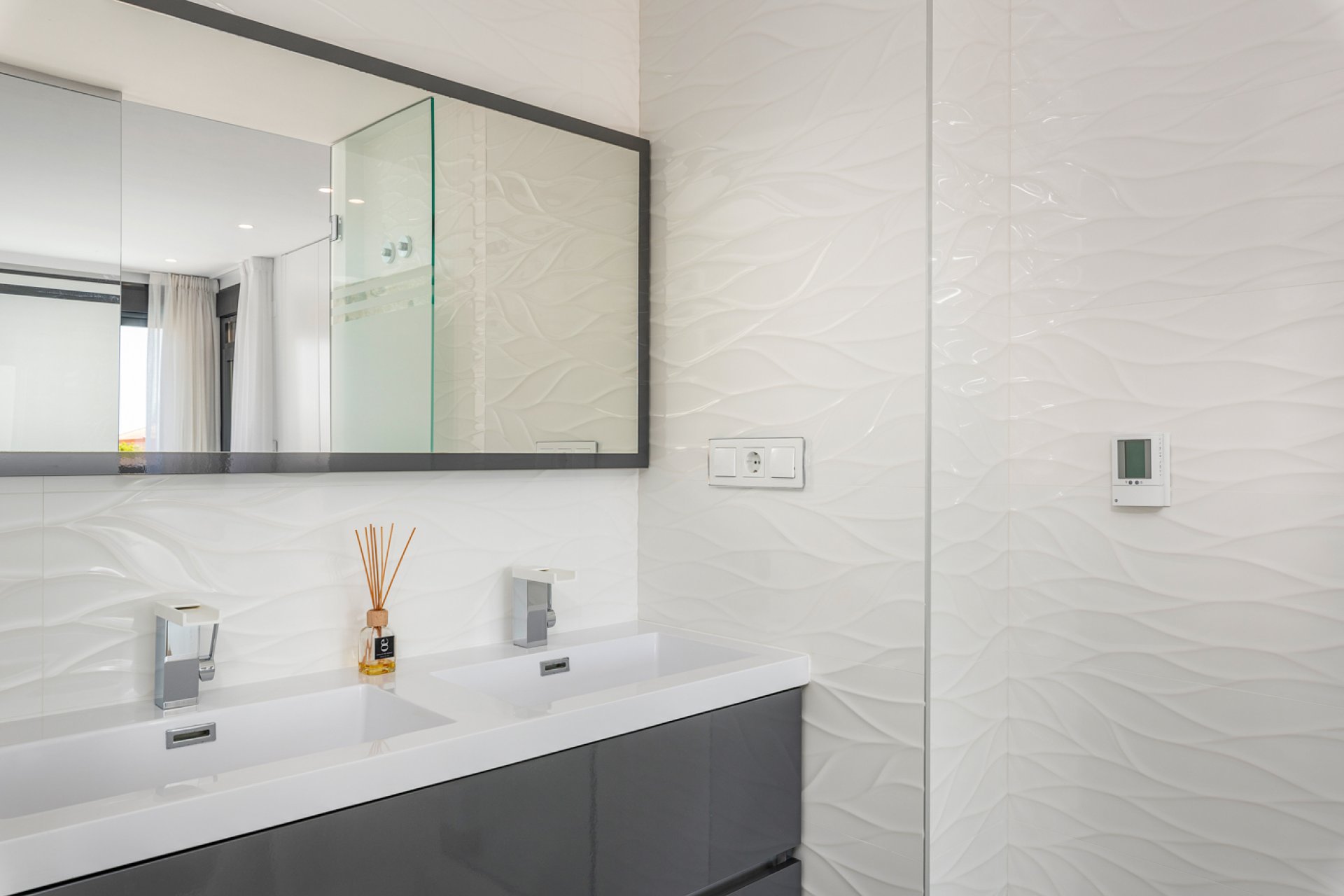 Obra nueva - Villa independiente - Playa Paraiso