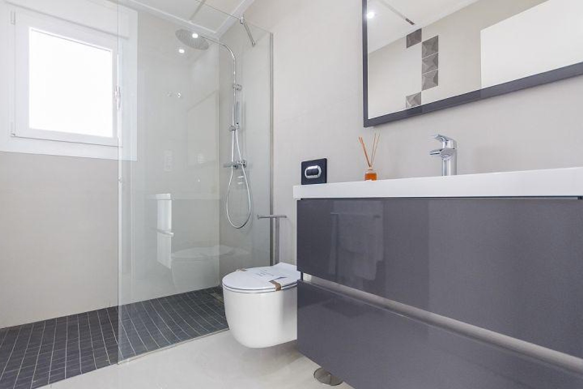 Obra nueva - Villa independiente - Rojales