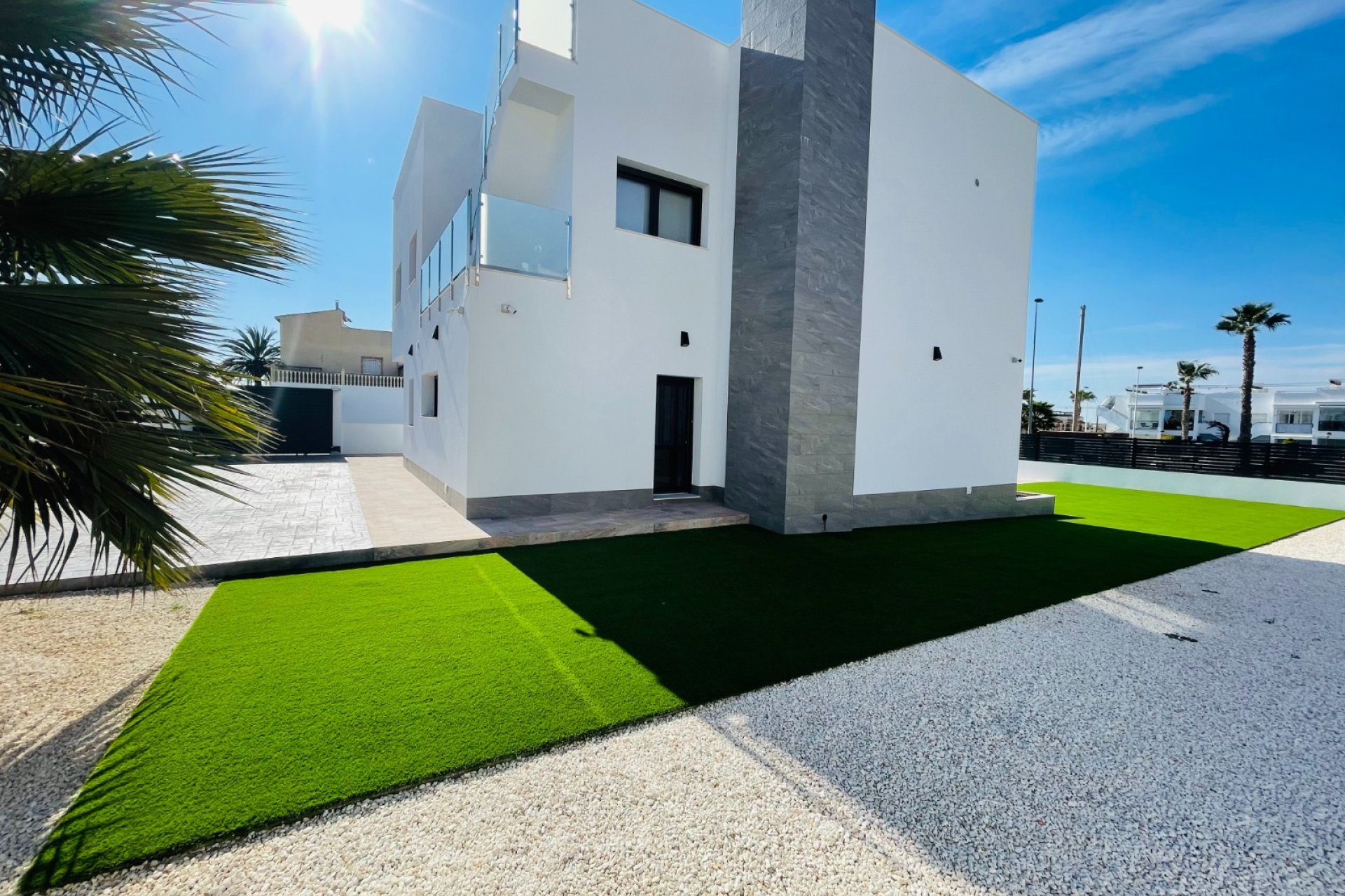 Obra nueva - Villa independiente - Torrevieja