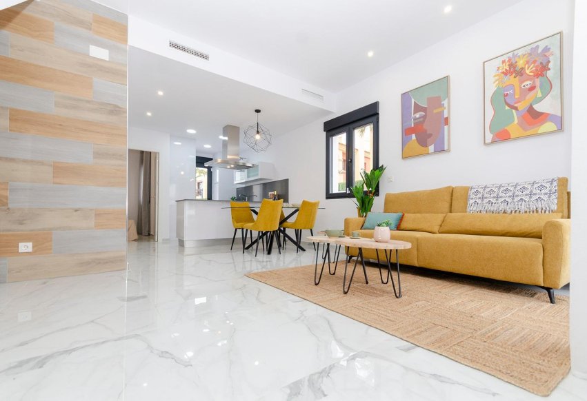 Obra nueva - Villa independiente - Torrevieja