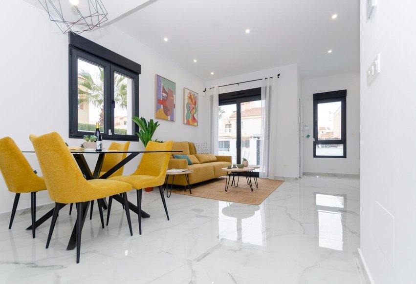 Obra nueva - Villa independiente - Torrevieja