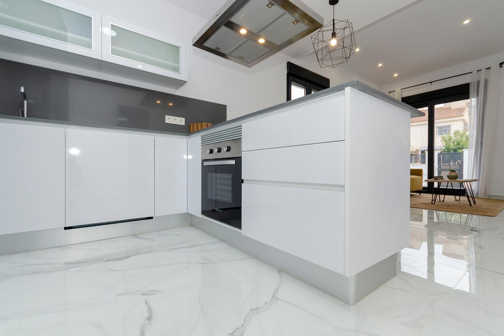 Obra nueva - Villa independiente - Torrevieja