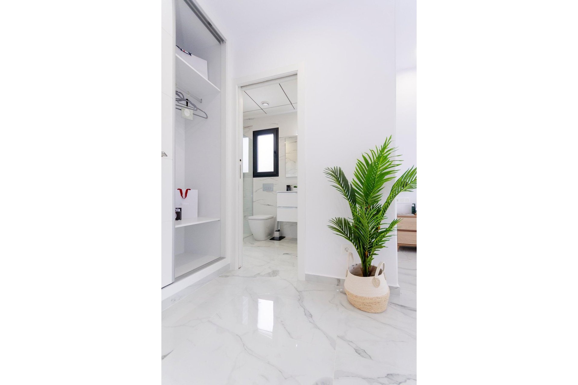 Obra nueva - Villa independiente - Torrevieja