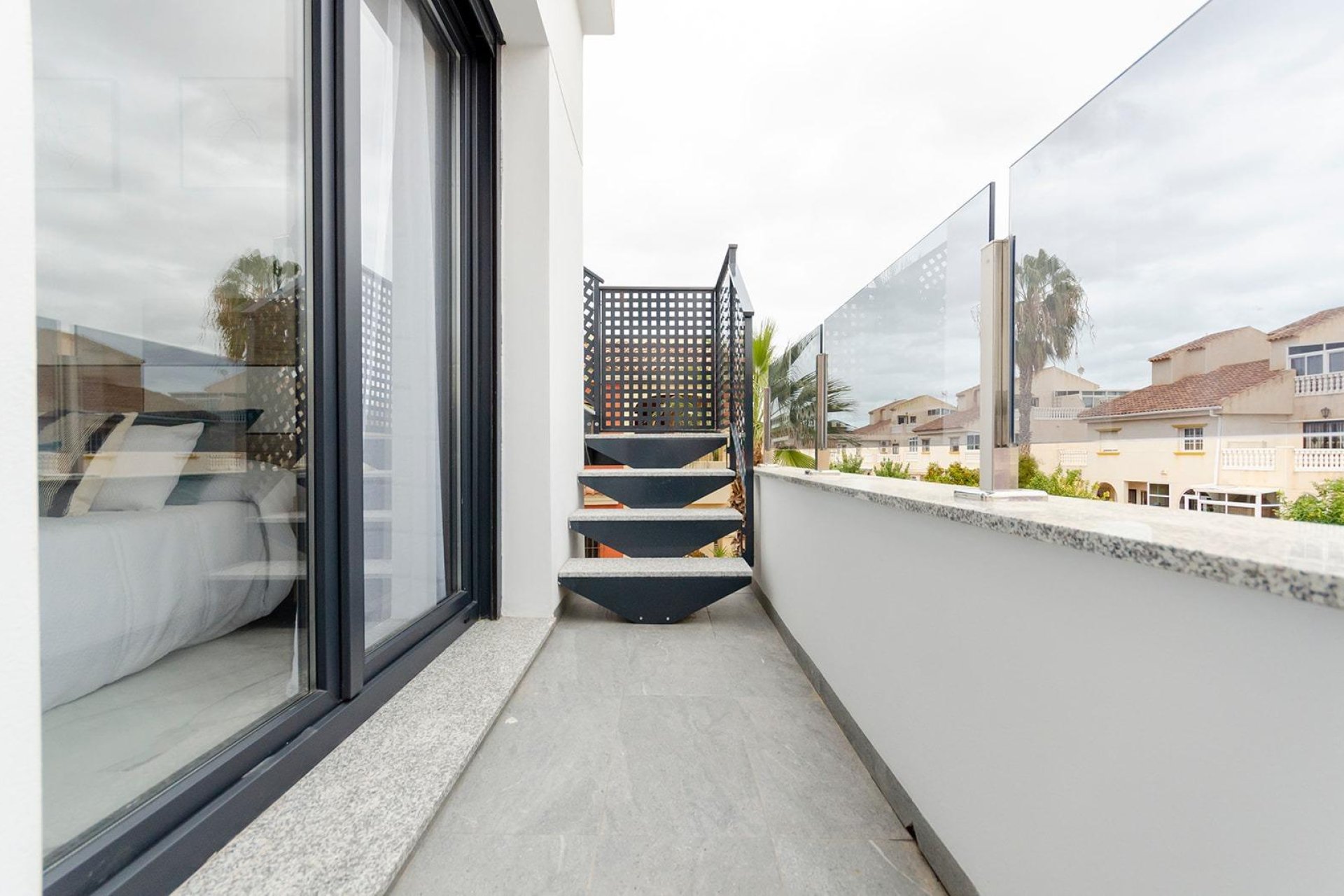 Obra nueva - Villa independiente - Torrevieja