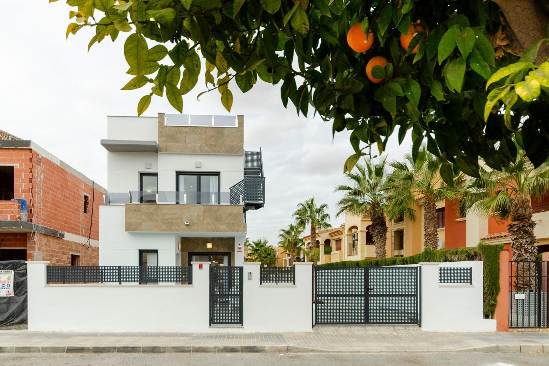 Obra nueva - Villa independiente - Torrevieja