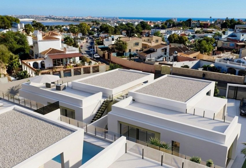Obra nueva - Villa independiente - Torrevieja