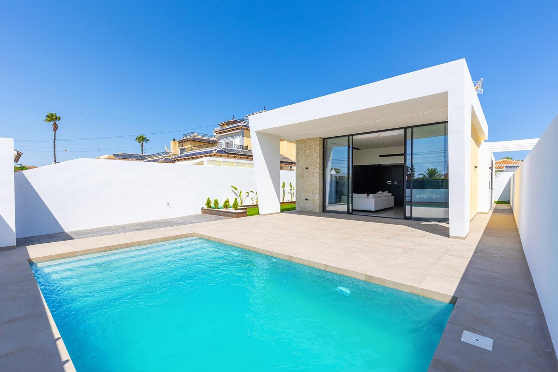 Obra nueva - Villa independiente - Torrevieja