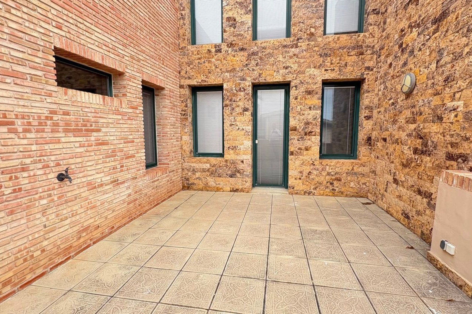 Resale - Independent Villa - Altorreal