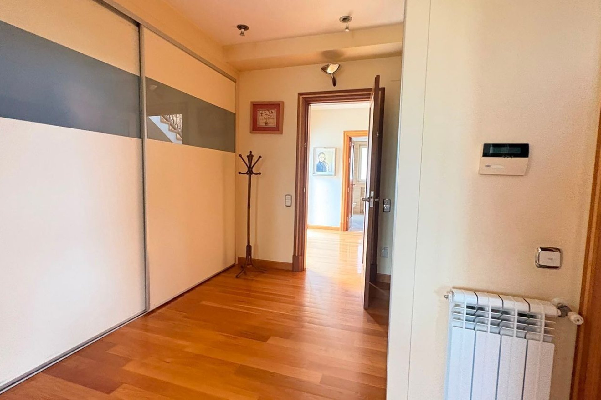 Resale - Independent Villa - Altorreal