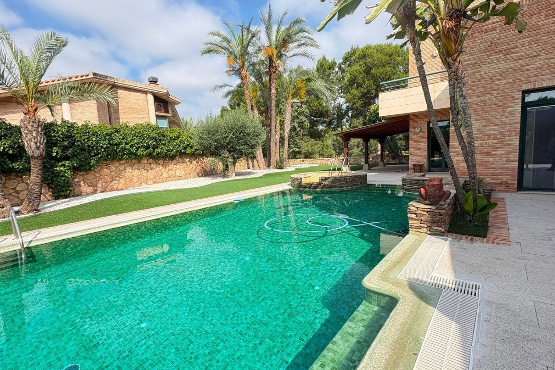 Resale - Independent Villa - Altorreal