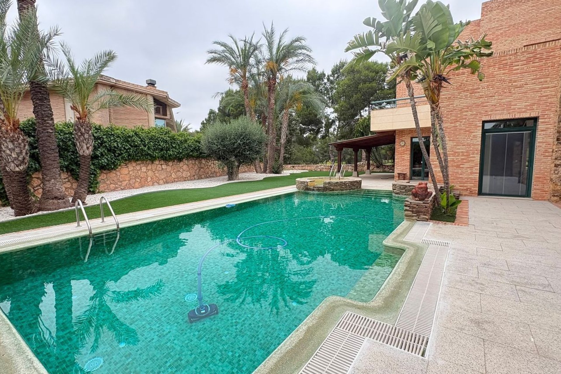 Resale - Independent Villa - Altorreal