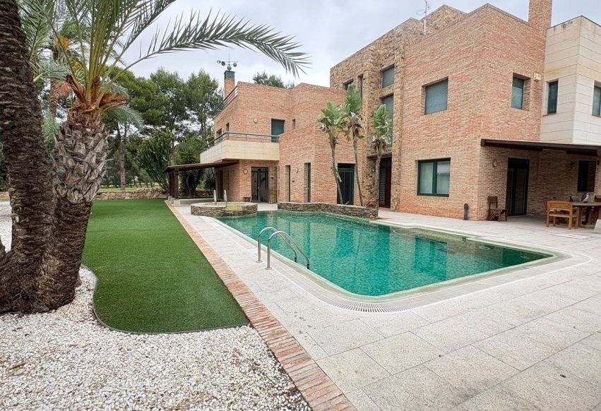Resale - Independent Villa - Altorreal