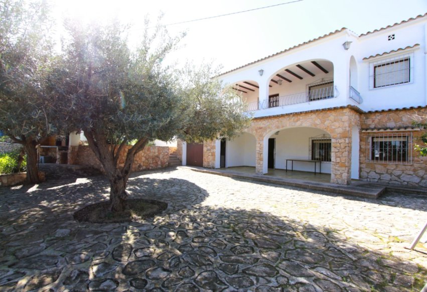 Resale - Independent Villa - Benissa - Urbanización