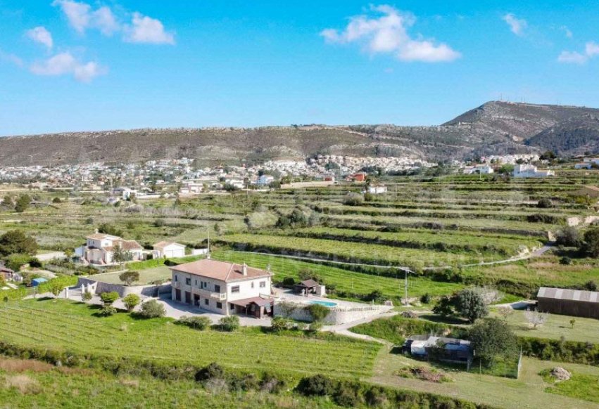 Resale - Independent Villa - Benitachell  - Centro