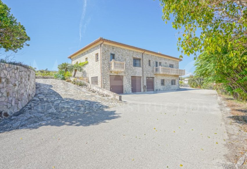 Resale - Independent Villa - Benitachell  - Centro
