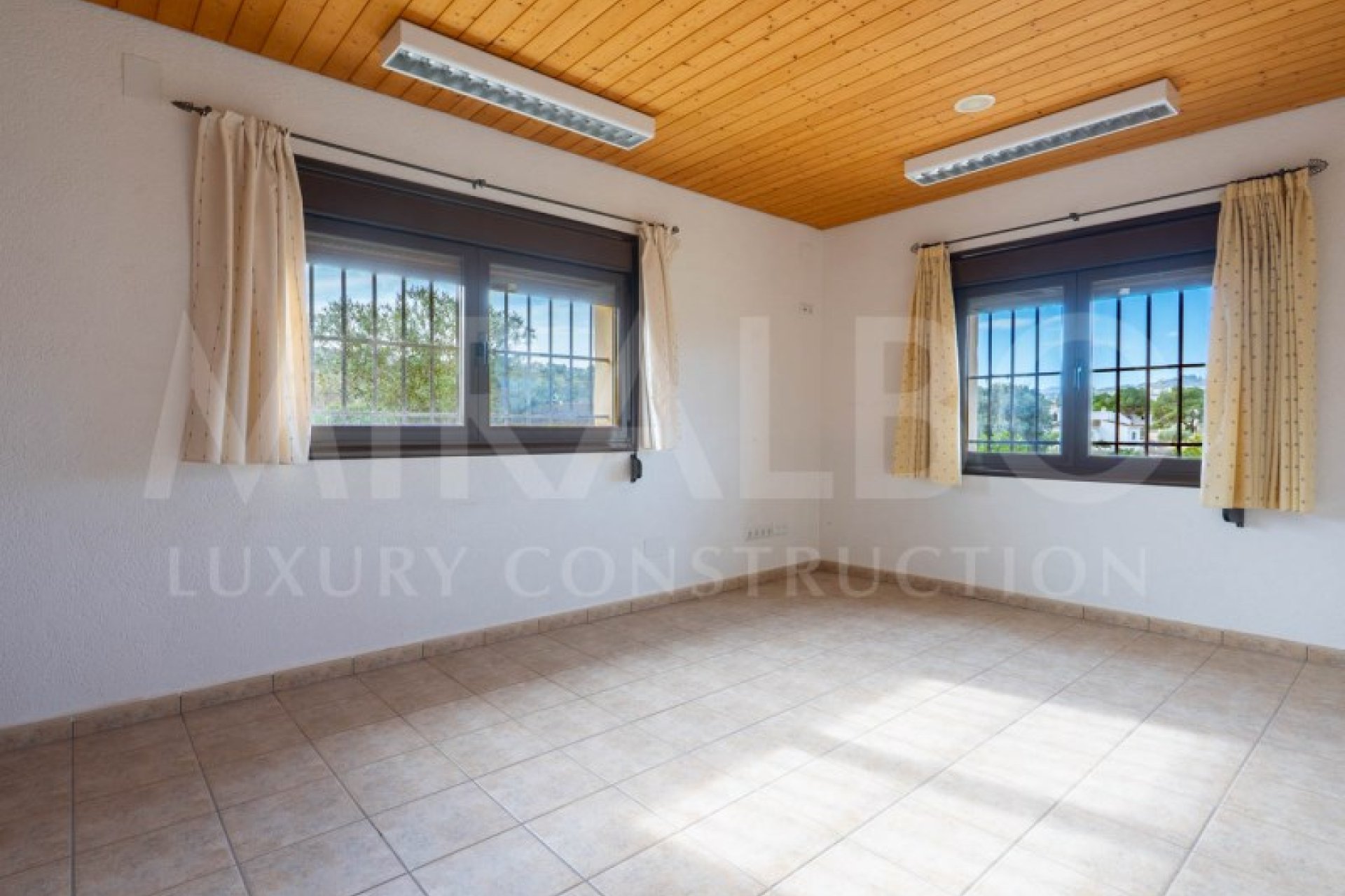 Resale - Independent Villa - Benitachell  - Centro