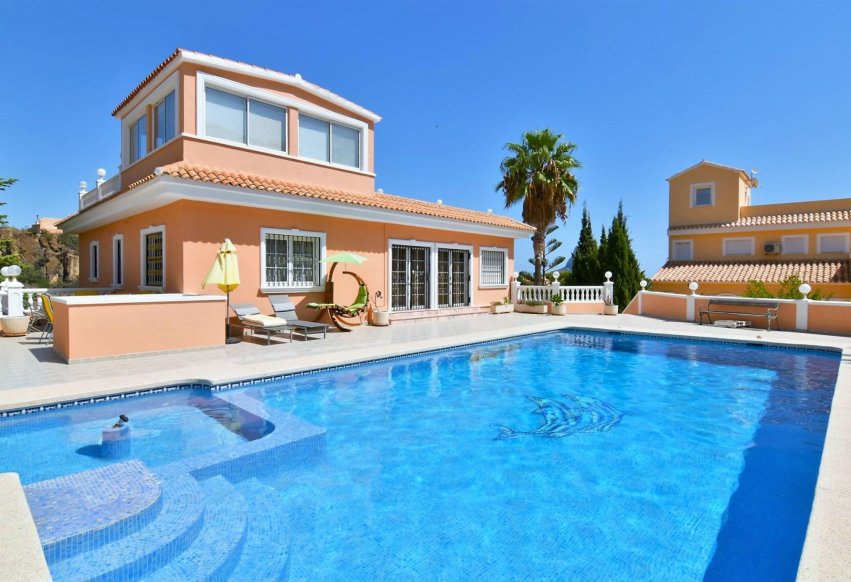 Resale - Independent Villa - Calpe - Urbanización