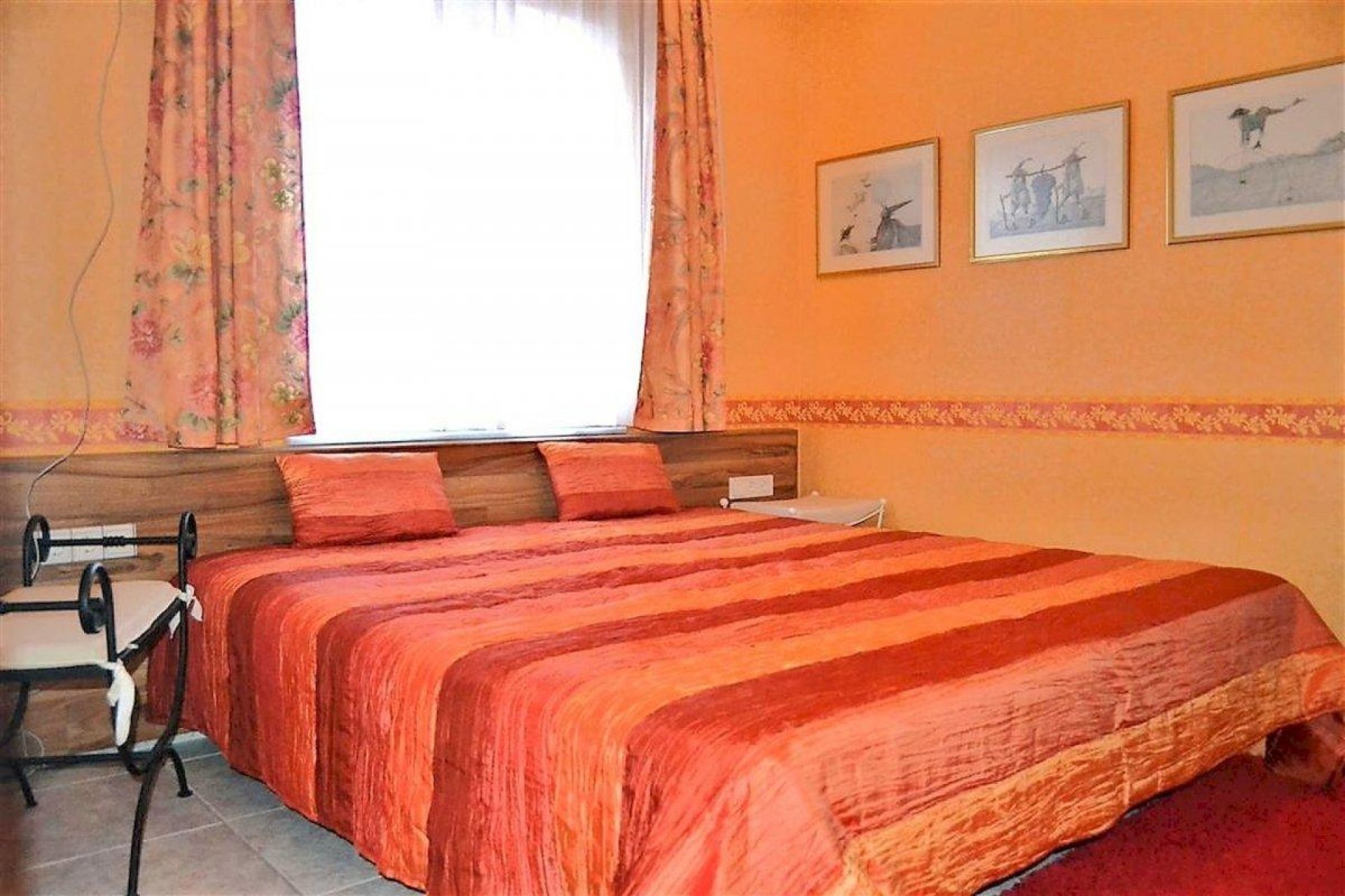 Resale - Independent Villa - Calpe - Urbanización