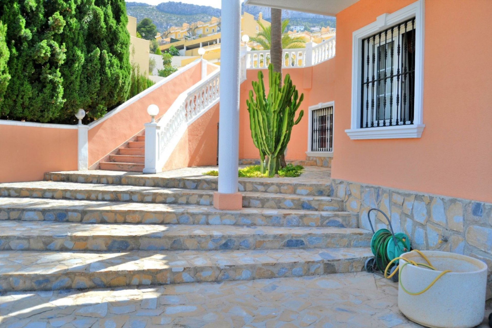Resale - Independent Villa - Calpe - Urbanización